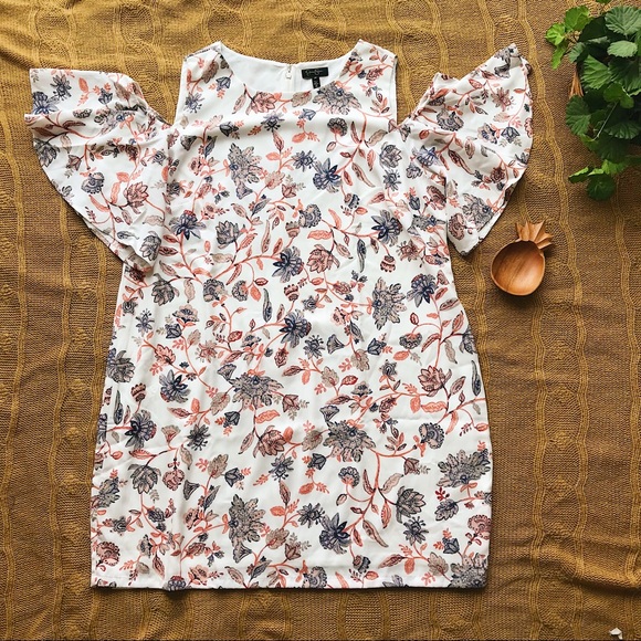 Jessica Simpson Dresses & Skirts - Jessica Simpson • Cold Shoulder Flutter Dress 2X